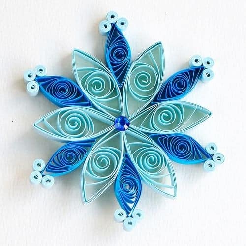 quilling paper snowflakes