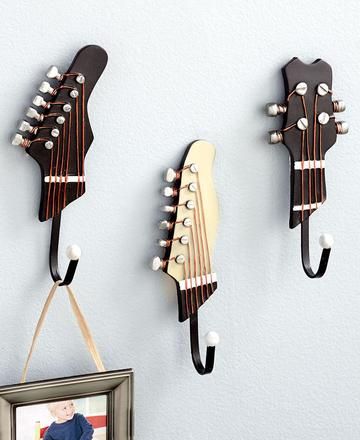 home decoration with old guitar