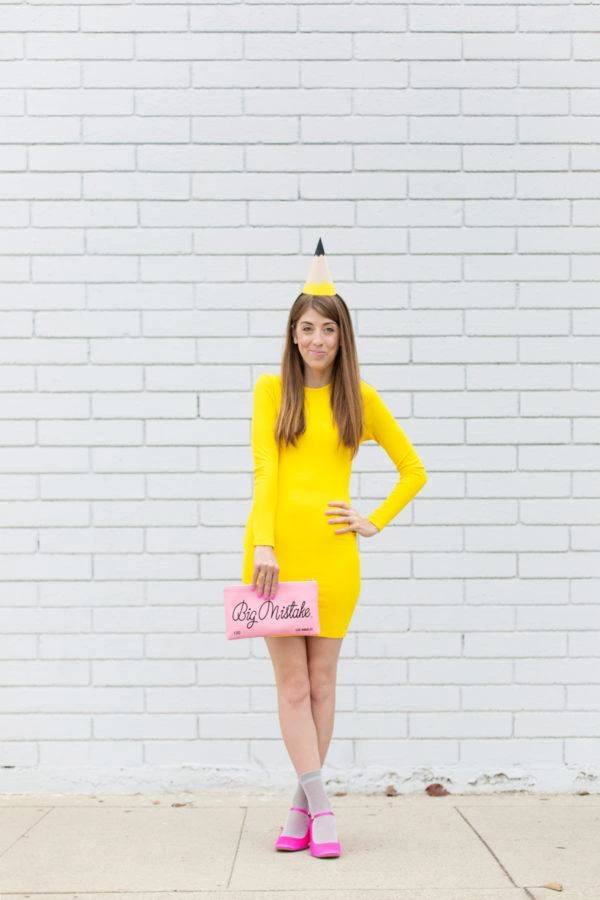 A Pencil Look Built Around Yellow — photo
